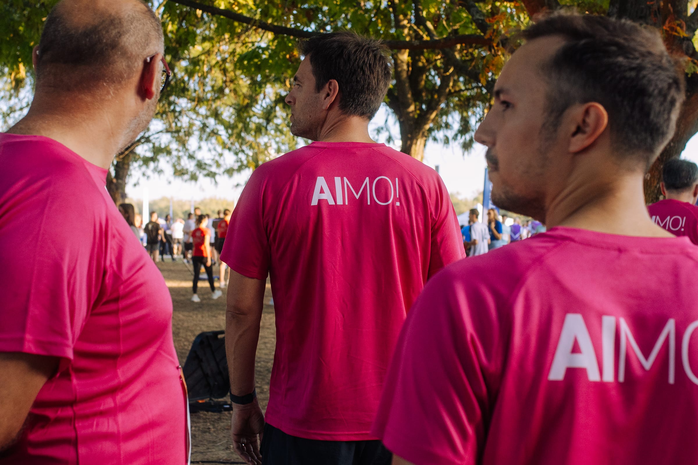 AIMO majice u magenta boji